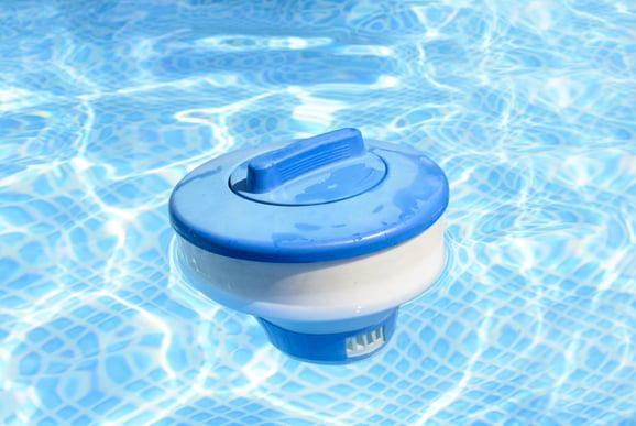 Swimming Pool Sanitizers: The 7 Best Options to Consider (Pros/Cons)